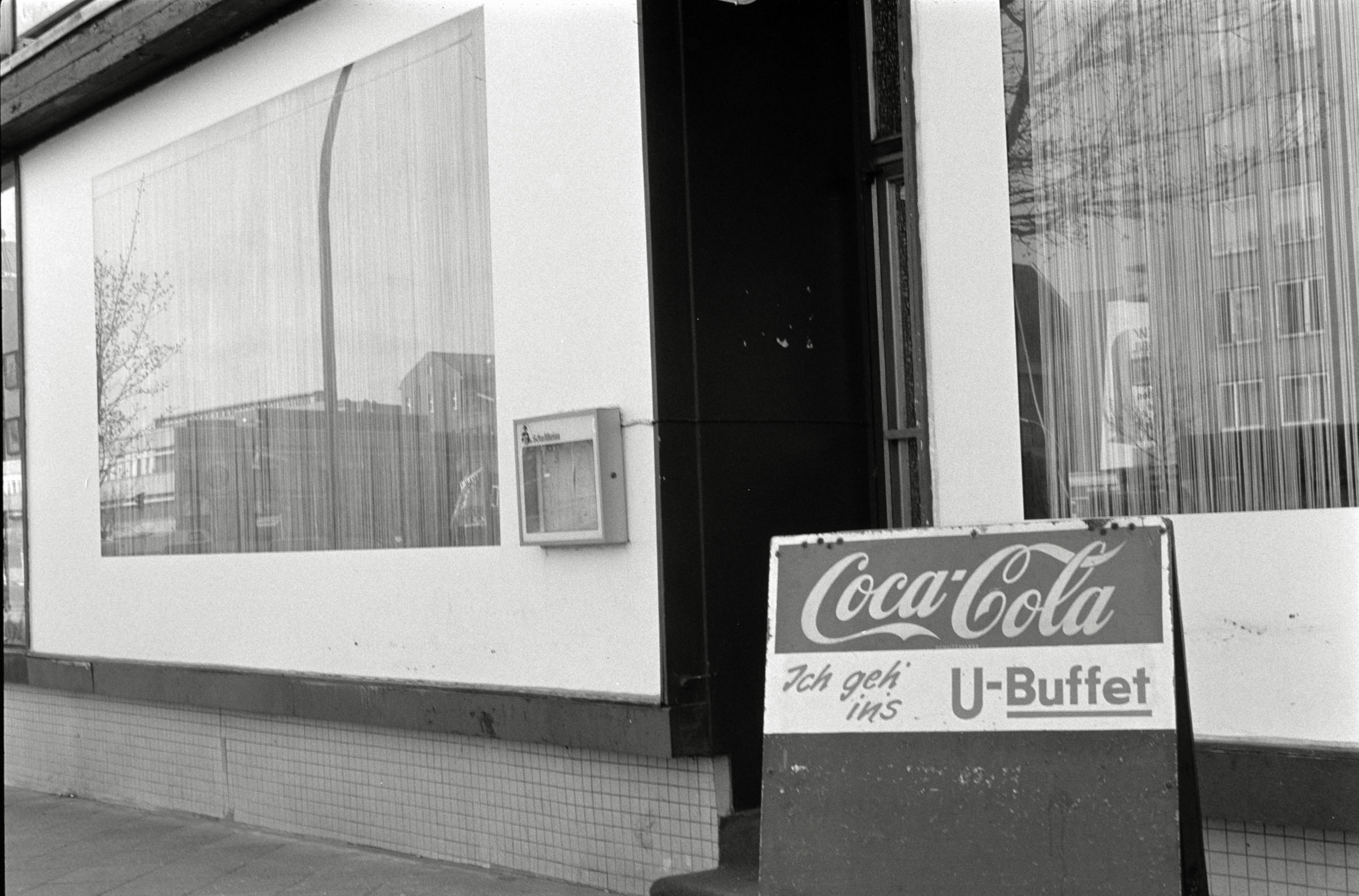 AHP F1993 03 006 sc240902 img19 NLP